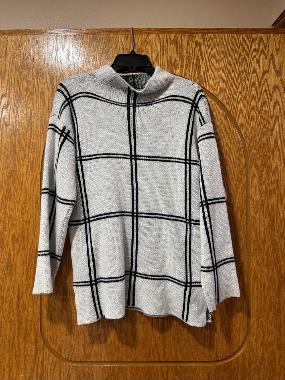 Women's White Grid-Pattern Mock Neck Sweater